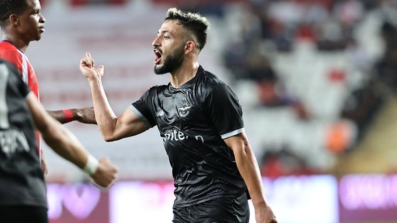 İstanbul kulüpleri Vargas'ı istiyor