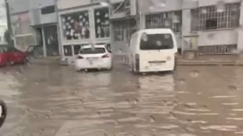 Bursa’da sağanak yağış etkili oldu