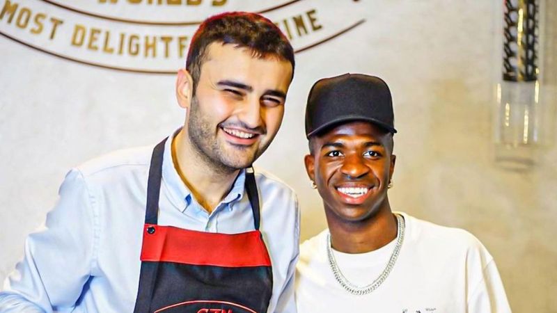 Real Madridli futbolcular, CZN Burak’ın mekanına gitti