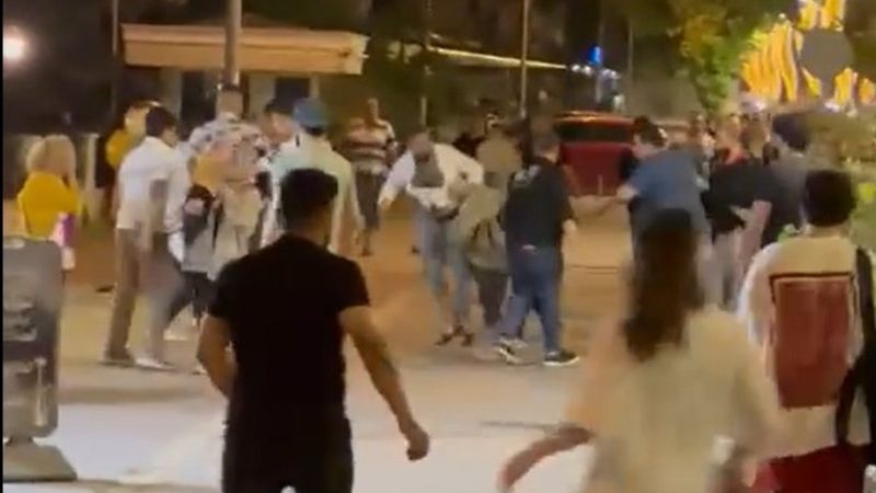 Yalova sahilinde iki yabancı grup birbirine girdi