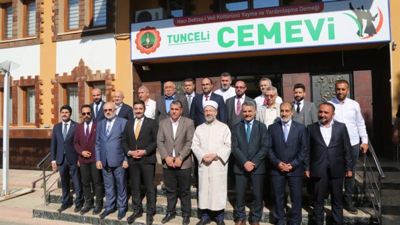 Ali Erbaş, Tunceli Cemevi'ni ziyaret etti