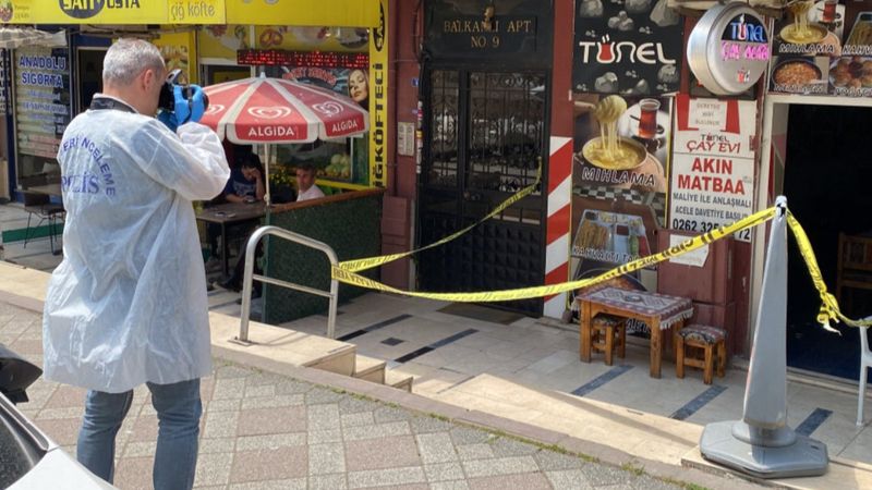 Babasını tabancayla vuranın babasını bıçakladı