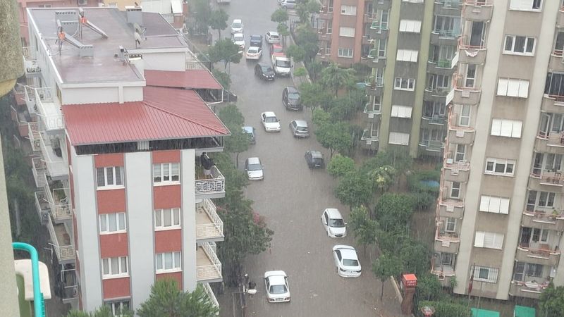 Aydın'daki sağanak, hayatı olumsuz etkiledi