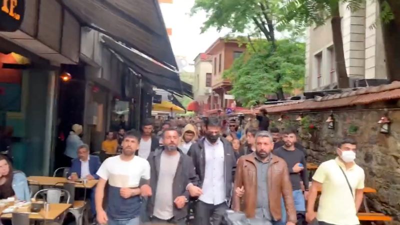 PKK sempatizanları İstanbul'da yürüyüş yaptı
