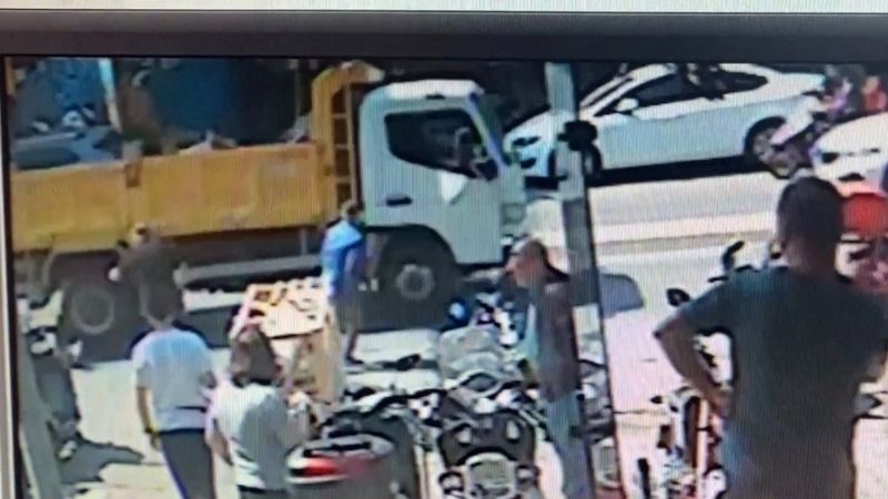 Şişli'de engelli genci soyan kadın hırsızın kaçma çabaları