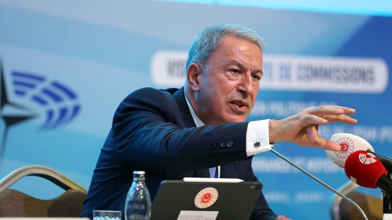 Milli Savunma Bakanı Hulusi Akar'dan Yunan parlamenterlere ayar