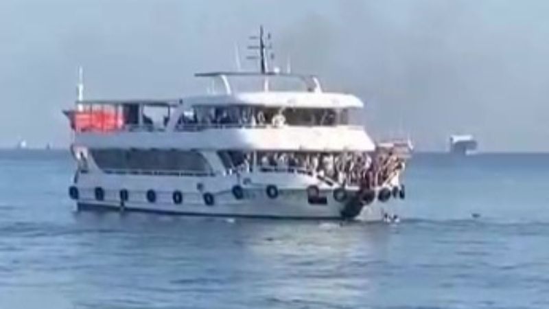 Adalar vapurunda kavga: 1 kişi denize düştü