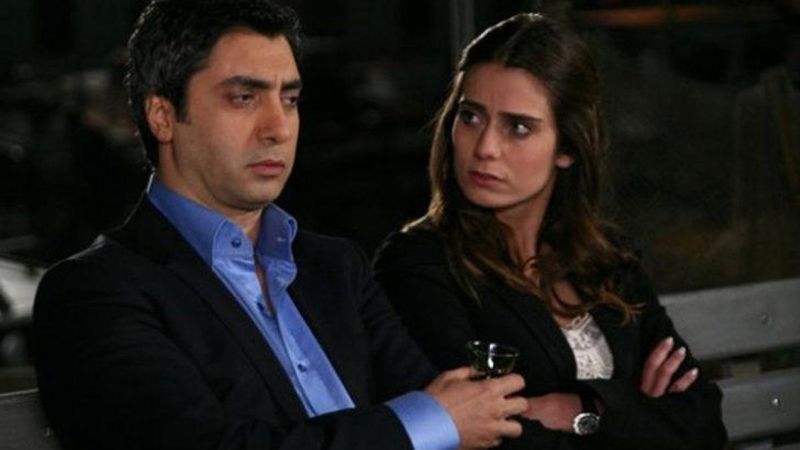 Kurtlar Vadisi'nin Savcı Leyla'sı fiziği ve deniz gözleriyle mest etti! 'Savcım çok fenasın'