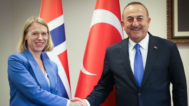 Mevlüt Çavuşoğlu, Norveç'li mevkidaşı ile görüştü