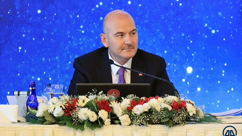 Süleyman Soylu, geri itmeyi inkar eden Yunan parlamenterleri susturdu