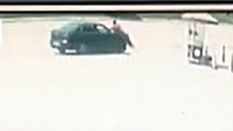 Düzce'de yol kenarında bekleyen adama araç çarptı