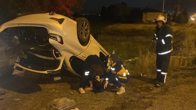 Kütahya'da kaza yapan araç takla attı