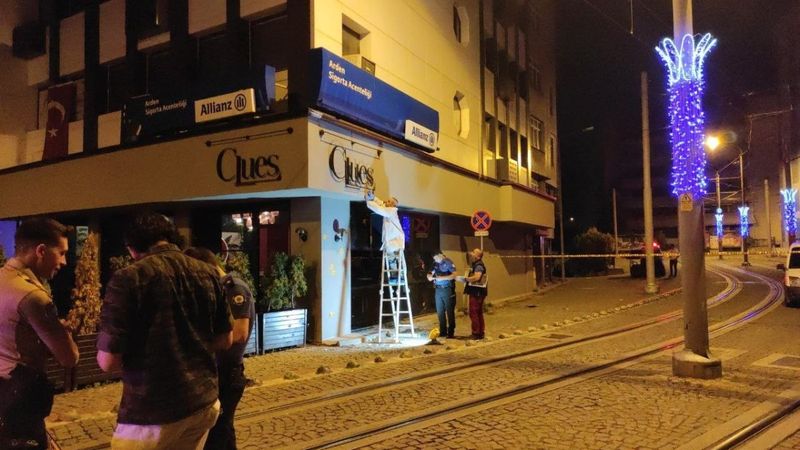 Kocaeli'de eğlence mekanı kurşunlandı: 3 gözaltı