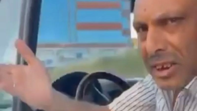 İstanbul'da kaldırımdan ilerleyen sürücüye tepki