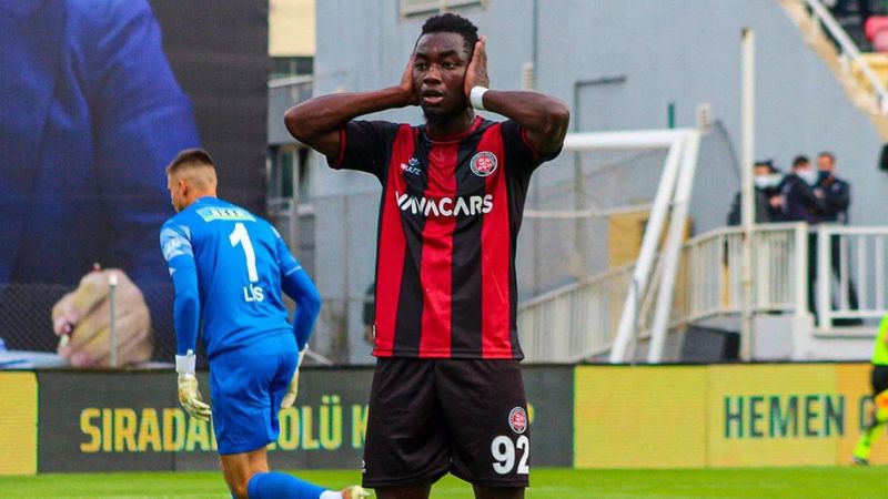 Yann Karamoh evli kadınla basıldığı için darbedildi iddiası