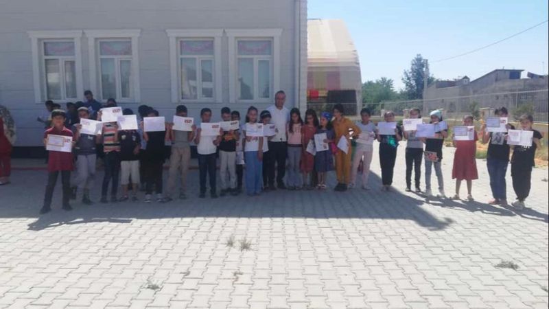 Ebru Yaşar Gülsever Ortaokulu’nda ilk karne sevinci