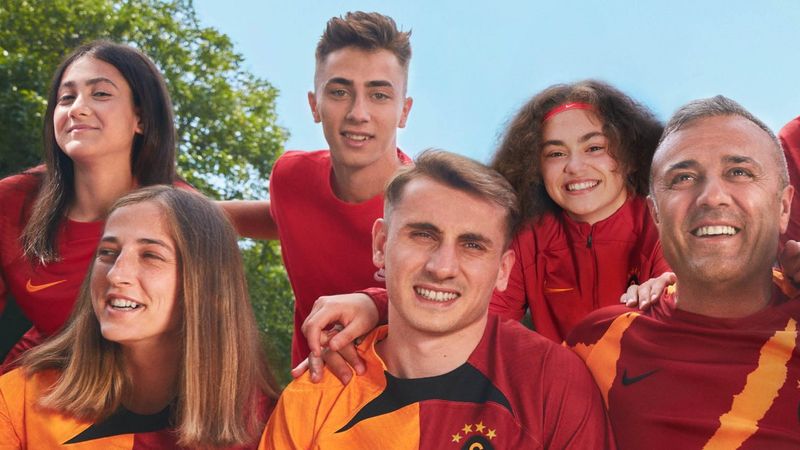 Galatasaray'ın yeni sezon iç saha forması tanıtıldı