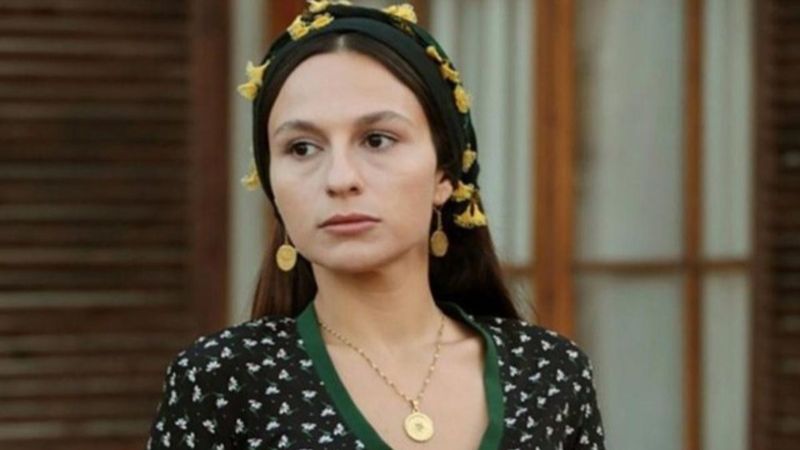 Bir Zamanlar Çukurova'nın Saniye'si sütyensiz pozuyla ortalığı yıktı geçti! 'Şaşırdın artık'