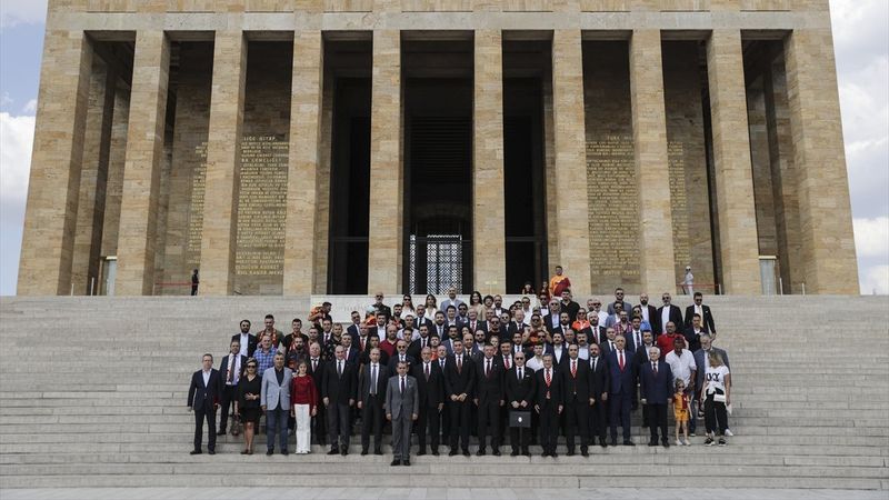 Dursun Özbek ve yönetim kurulu Anıtkabir'de