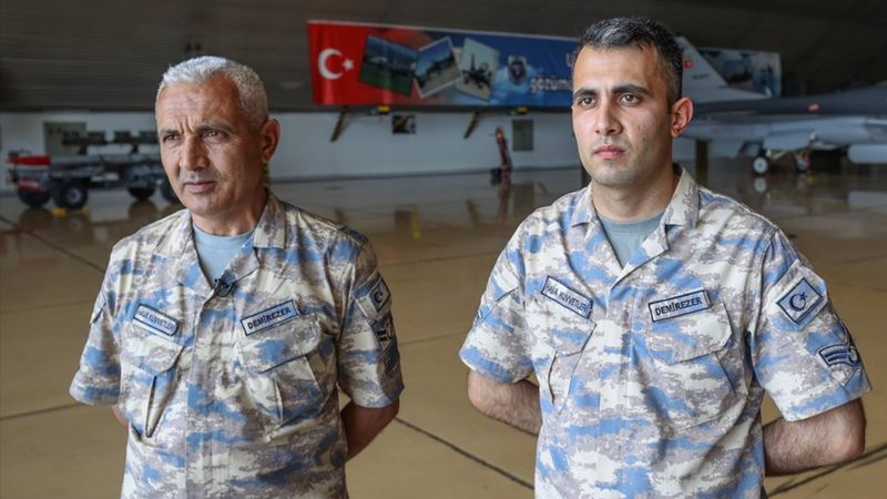 Baba ile oğlu, 9'uncu Ana Jet Üssü'nde birlikte görev yapıyor