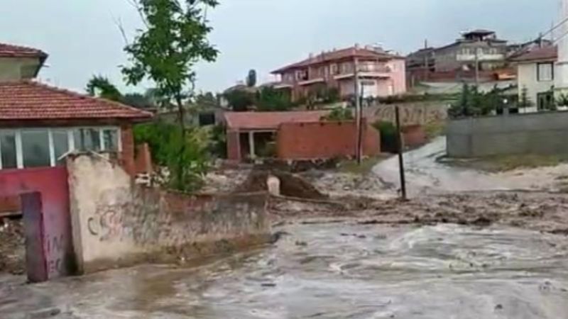 Afyonkarahisar'daki köy sele teslim oldu