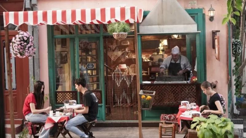 Seksenler bitti, soluğu Balkan Ninni'sinde aldı! Ana yüreğiyle gönülleri fethedecek...