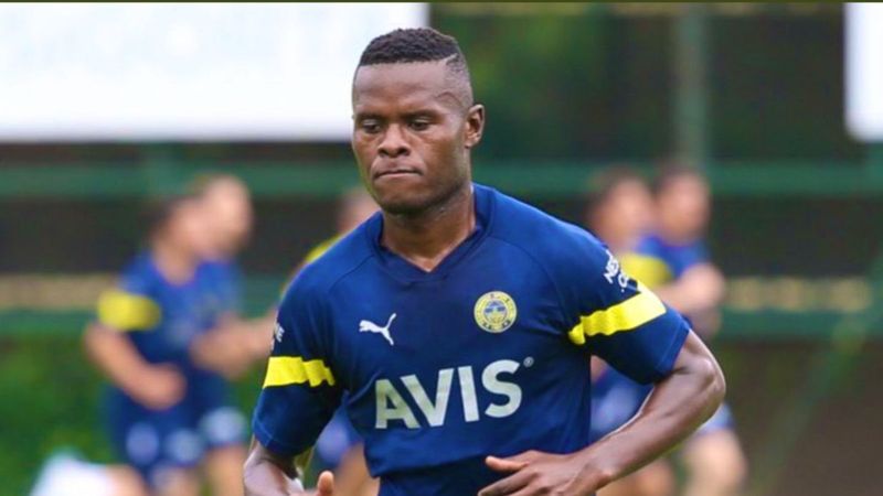 Samatta, Fenerbahçe ile idmanlara başladı