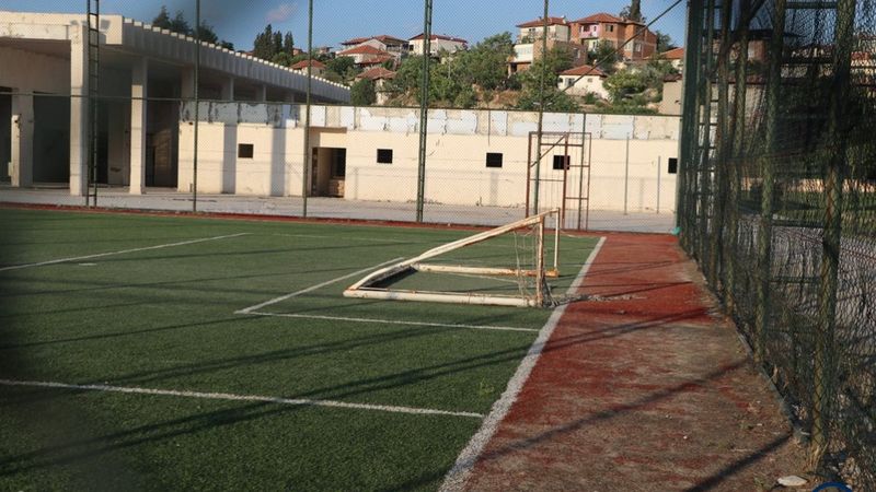 Denizli'de üzerine kale direği devrilen çocuk hayatını kaybetti