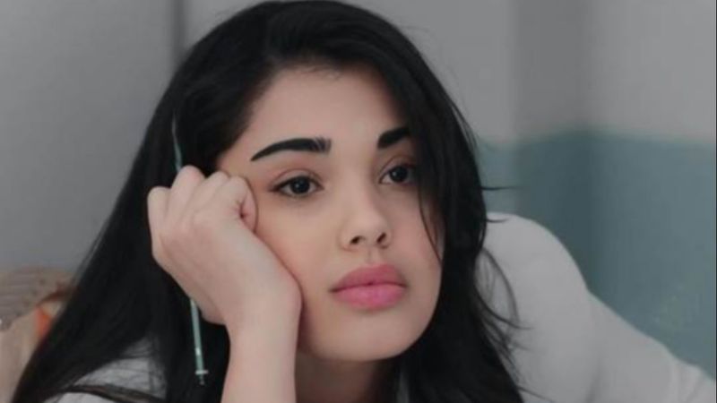 Kardeşlerim'in esmer güzeli Süsen sırt dekolteli kareleriyle nefes kesti! 'Çikolatam benim'