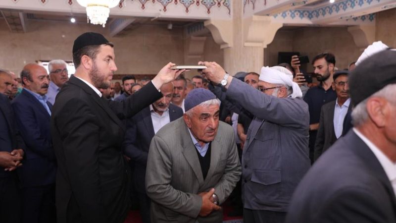 Bitlis'te husumetli aileler törenle barıştırıldı