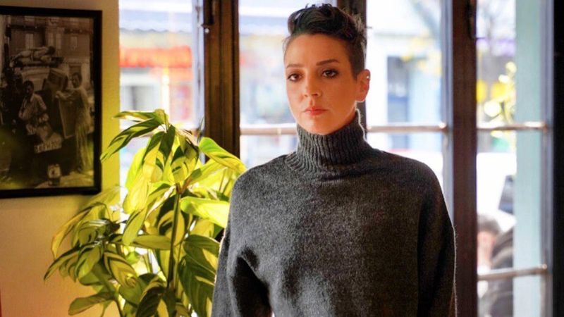 Mezarlık dizisinin Sofia'sı gerçek hayatta bambaşkaymış! Makyaj, fizik, dekolte...'Akıllara zararsın'