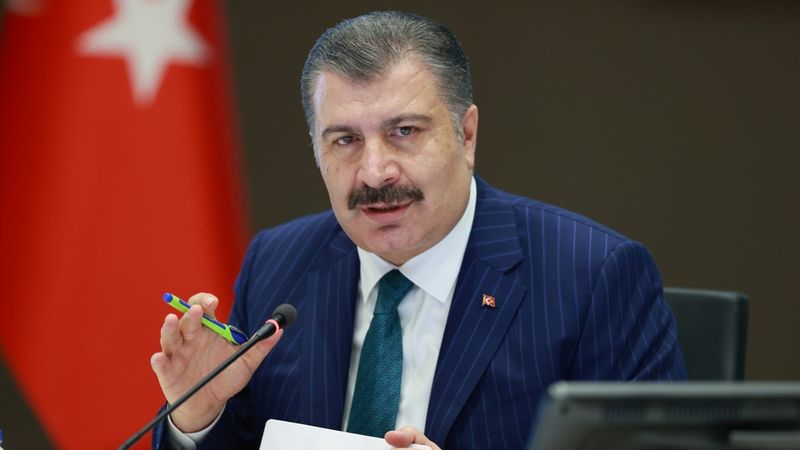 Fahrettin Koca hekimlere malpraktis yasasını anlattı