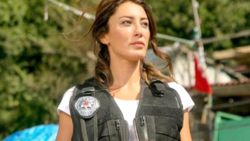 Arka Sokaklar'ın Bahar Komiser'i leoparlı bikinisiyle öyle bir frikik verdi ki...