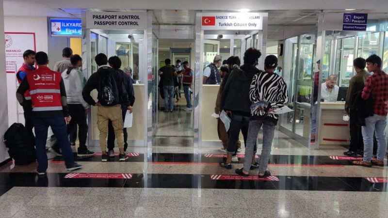 107 Afganistanlı kaçak göçmen, sınır dışı edildi