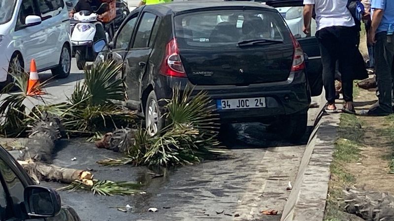 Bahçelievler'de kaza yapan araçlar karşı şerite geçti