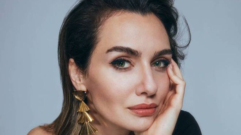 Birce Akalay'ın fiziği ve vücudunu saran dövmeleri mest etti! 'Nereye baksan var'