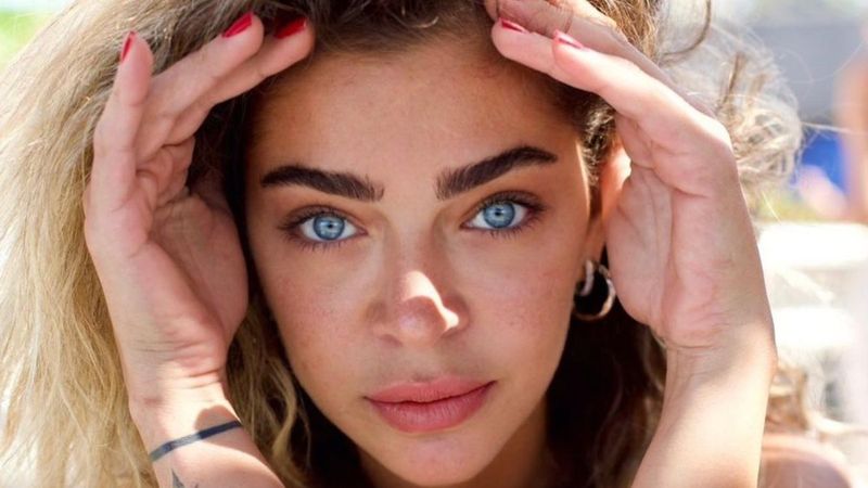 Öykü Çelik, kilolu hallerine veda etti! Karın kasları olay oldu...