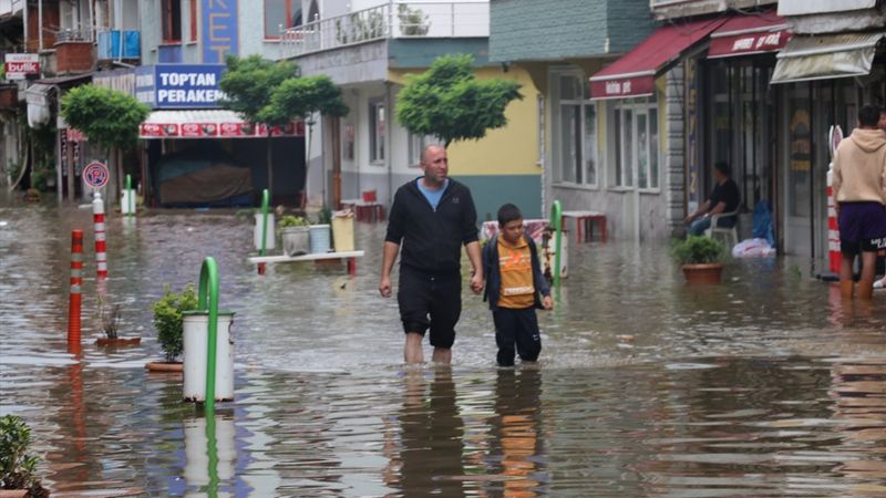 Zonguldak'ta şiddetli yağışlar Filyos Çayı'nı taşırdı