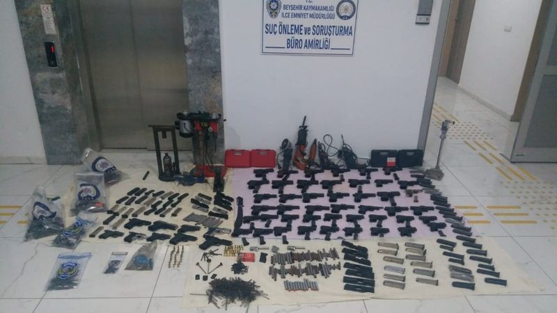 Konya’da, kaçak silah imalathanelerine operasyon