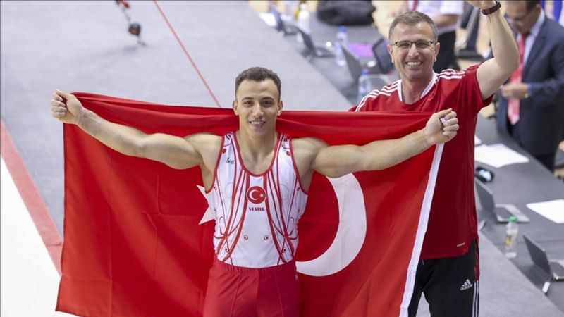 Adem Asil'den altın madalya