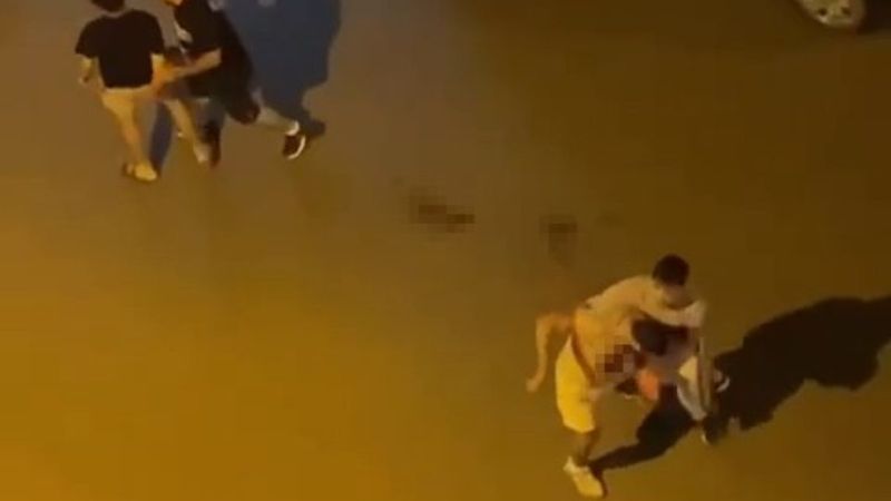 Fatih'te araçta tartışan kişilerden biri, diğerini bıçakladı