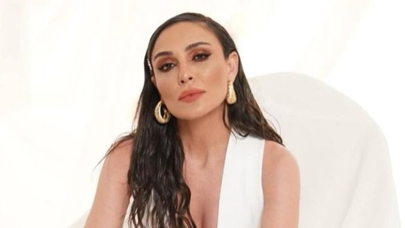 Ziynet Sali siyahlar içindeki pozlarıyla olay oldu! 'Diyet listeni versen'