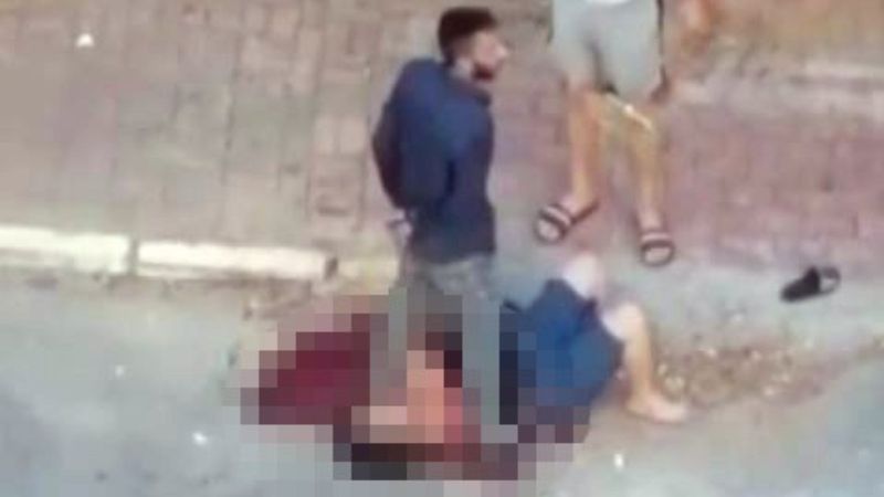 Antalya'da sokak ortasında kadını boğazından bıçaklayan şüpheli tutuklandı