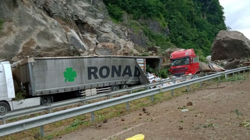 Artvin'deki heyelan felaketi kamerada