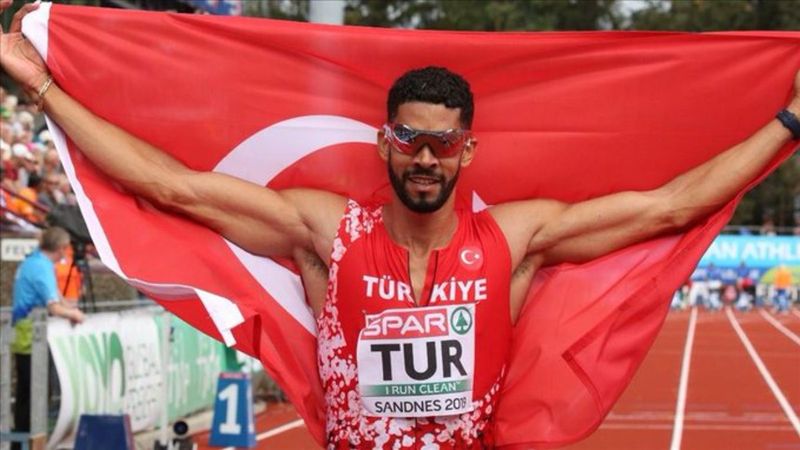 Yasmani Copello Escobar, 400m engelli yarışında oyunlar rekoru kırdı