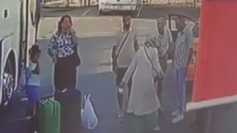 Ümraniye'de taksicilerin üzerine çay döküp kafa attı