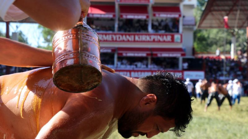 Kırkpınar'da favori başpehlivanlar elendi