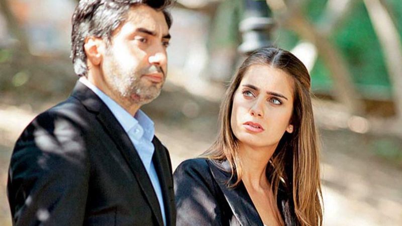 Kurtlar Vadisi'nin Savcı Leyla'sı mini elbisesiyle firikik verdi...