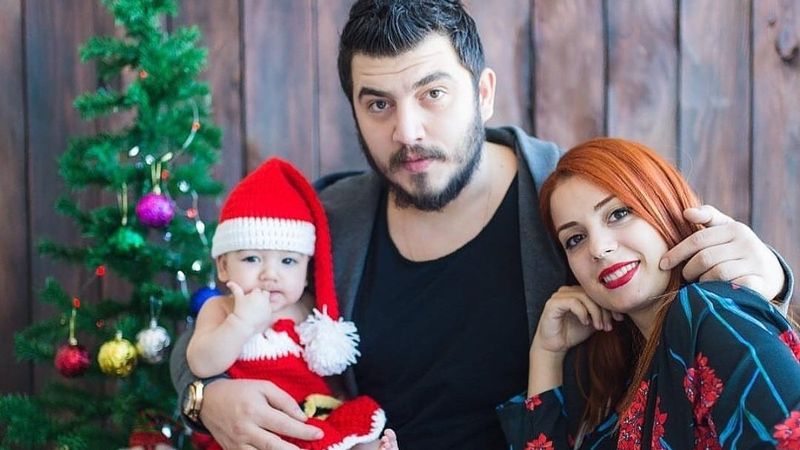 Kısmetse Olur'un Nur'u mini şortuyla yatak üzerinde poz verdi, gören küçük dilini yuttu! 'Sen neymişsin ya'