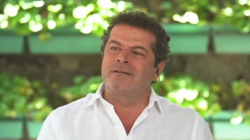 Cüneyt Özdemir: Fahrettin Koca ne yapsın